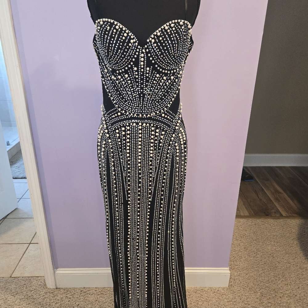 Chic Black Strapless Dress